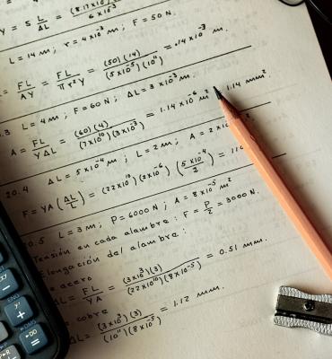 FINANÇAS E MATEMÁTICA FINANÇAS E MATEMÁTICA